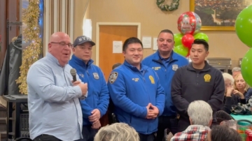 纽约109分局感恩晚宴 犯罪率降归功警员