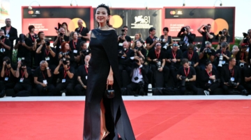 與法國影后比諾什惺惺相惜 章子怡稱沒年齡焦慮