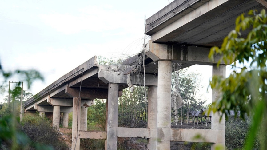 泰國繼續軍事行動 F-16轟炸柬埔寨橋梁　