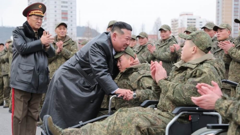 金正恩接見返國工兵 間接承認派士兵赴俄羅斯掃雷