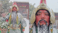 錢難賺!河南景區演員雪中扮關羽 凍成「冰雕」(視頻)