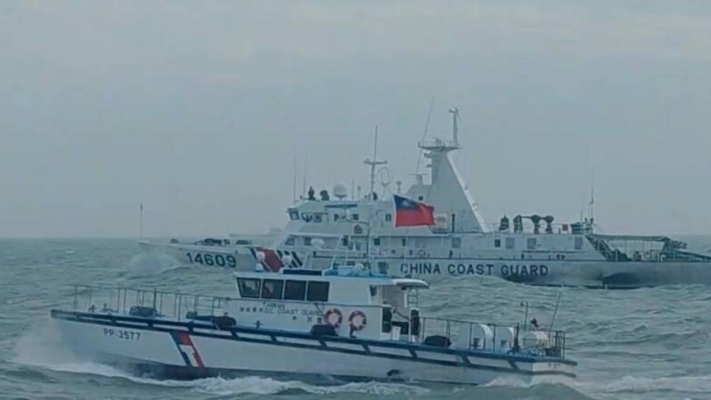 中共海警船闖金門禁水域 台海巡「船艏壓迫」驅離