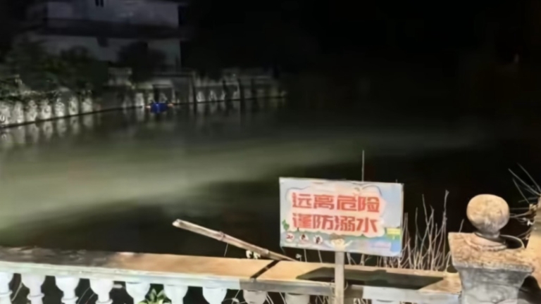 江西一幼兒園校車墜水 校長、學生等8人身亡