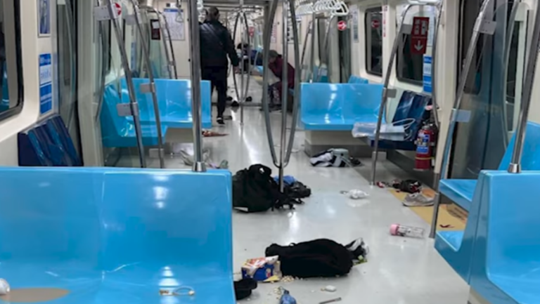 男情緒不穩敲打車窗 引北捷乘客恐慌奔逃 警說明原由