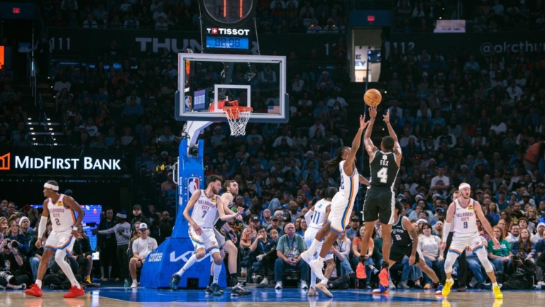 NBA聖誕大戰：馬刺擊敗雷霆 火箭大勝湖人