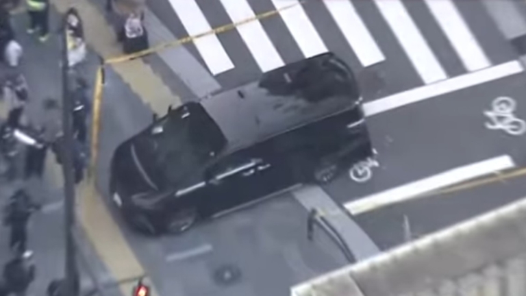 日本大阪鬧區 南波站附近汽車撞行人3傷