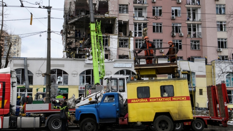 空襲後的基輔 災難中伴隨希望