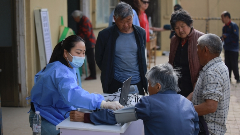 中國老人愛滋病感染率續升 專家：嫖娼和同性戀是主因