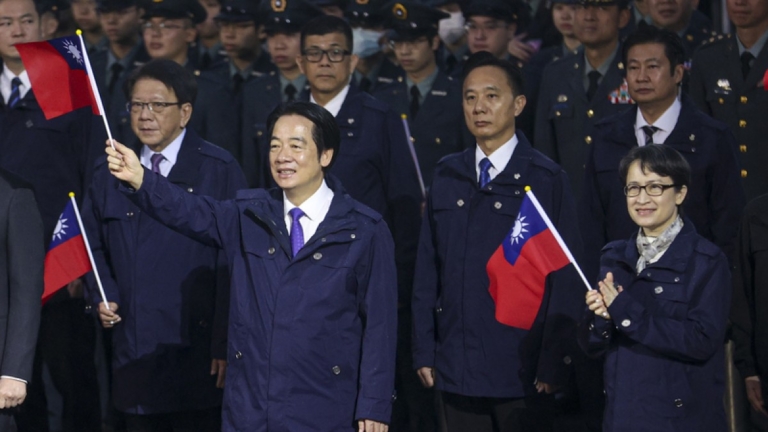 賴清德主持2026元旦升旗 總統府前旗海飄揚