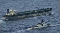 美两大反潜战机虎视眈眈 俄潜艇眼睁睁看油轮被扣