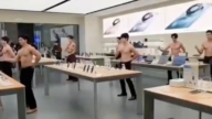 华为门店惊现半裸男模跳热舞 被讽：低俗（视频）