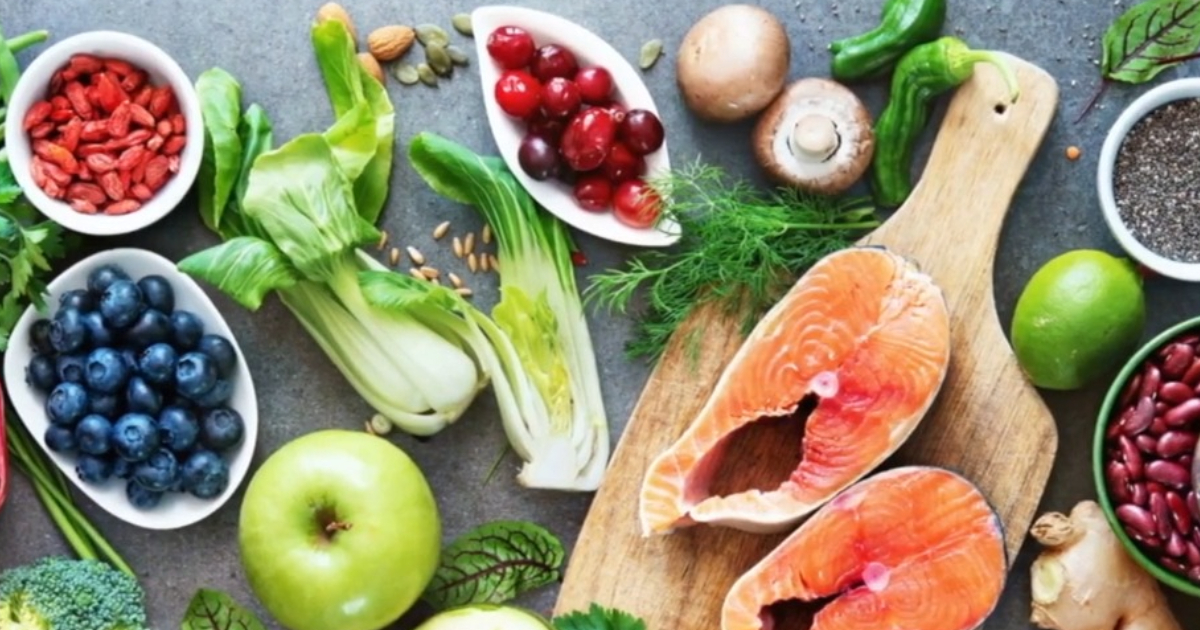 川普政府最新膳食指南：多吃健康食物限制精細食品