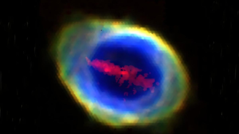 天文學家在著名星雲中發現神祕棒狀結構