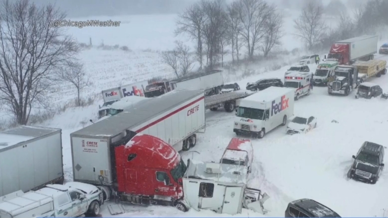 美國密歇根州大雪釀災 百車連環車禍多人受傷