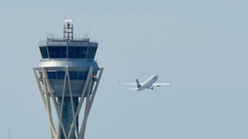 塔台突然傳來一句話 為何讓飛行員脊背發涼？