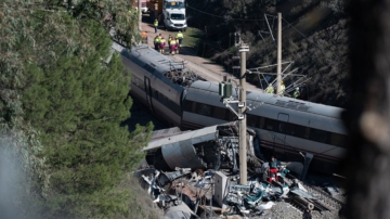 西班牙高鐵相撞事故初步調查 疑「鐵軌斷裂」所致