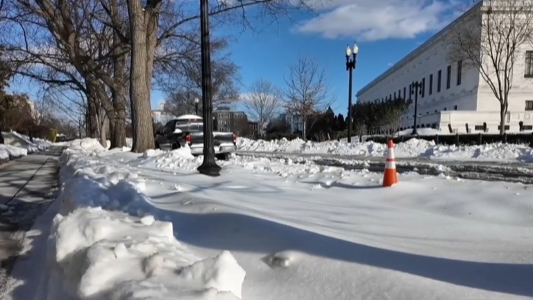 暴風雪襲擊美國 1400多架航班取消