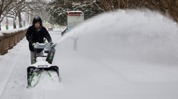 冬季鏟雪含猝死風險 醫生提醒高風險人群須留意