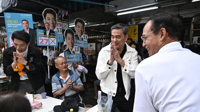 【國際聚焦】泰國前總理阿披實重返政壇 為其政黨帶來利多