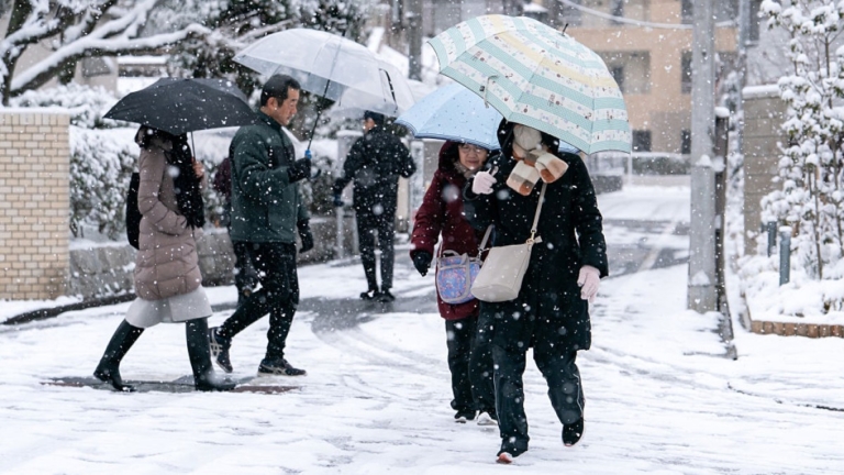 日本持續大雪已釀46死558傷 日本海沿岸交通混亂