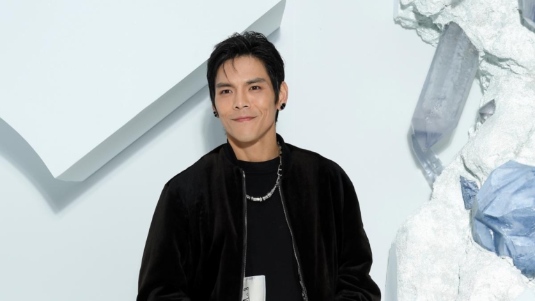 向佐自稱原生家庭有問題 自嘲人生只剩下坡路