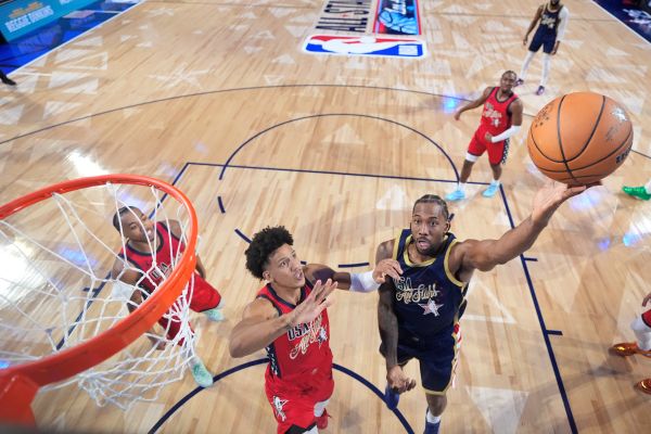 NBA：全明星賽改制 星辰隊擊敗條紋隊奪冠