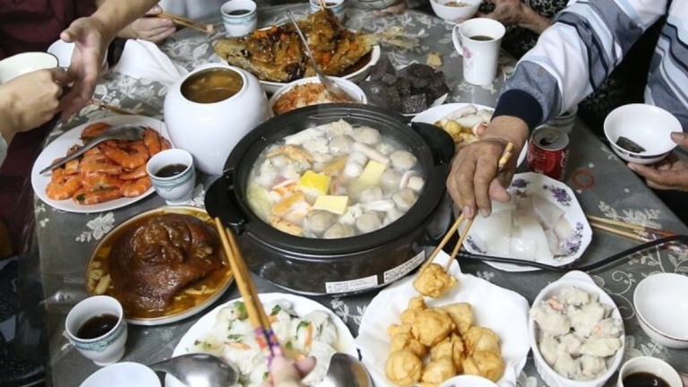 過年大魚大肉引發腸胃不適 營養師建議正確飲食順序