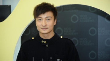 港星方力申曬女兒表情照 父女倆簡直一模一樣