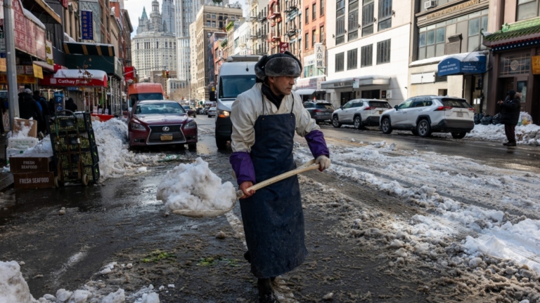 十年最強暴雪來襲 紐約人互助暖心驅寒意