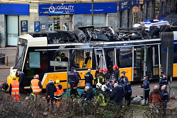 米蘭電車出軌撞建物 釀2死約40傷 畫面曝光