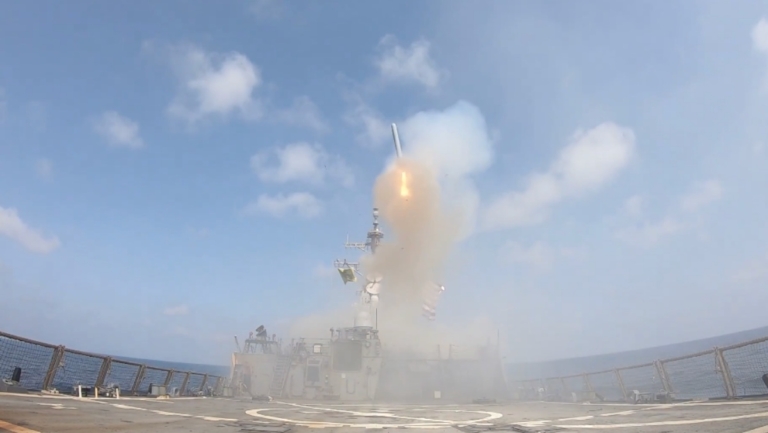 美軍12小時內轟炸伊朗900次 影片曝光（視頻）