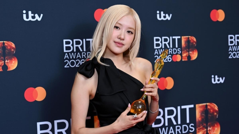 勇奪全英音樂獎年度大獎 Rosé成為K-POP第一人
