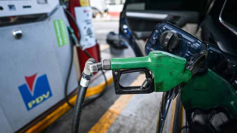中東戰雲密布 專家析油價破百可能性
