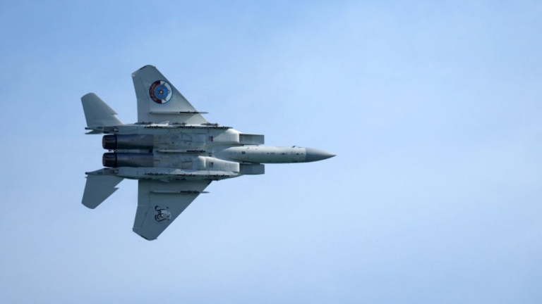 伊朗戰機低空進逼美基地 卡塔爾F-15首出任務擊落