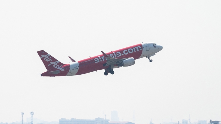 【財經簡訊】戰爭和高油價 亞洲航空公司股票大跌