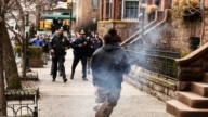 紐約市長官邸外現驚魂一刻：朝抗議人群丟炸彈