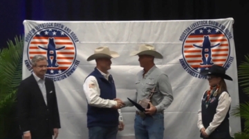 休斯顿牛仔节表彰一线急救者 烤肉小队获奖