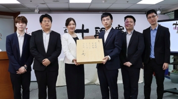 黑白世界三十載報恩：友士盃十段賽圓滿落幕