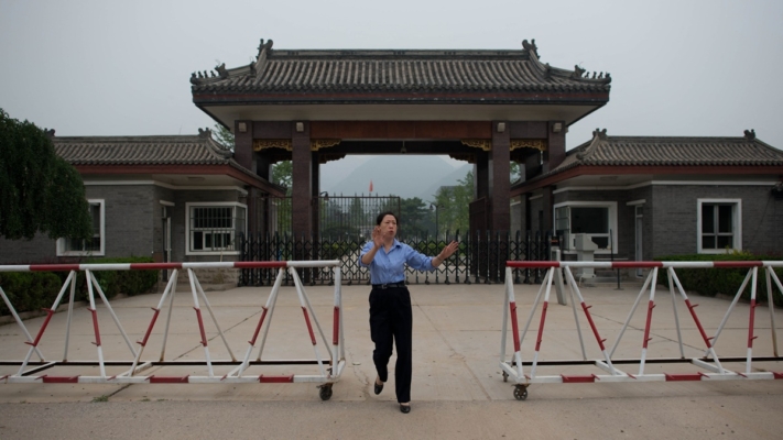 知情者：一批人被祕密快審快判 監獄塞滿黨官