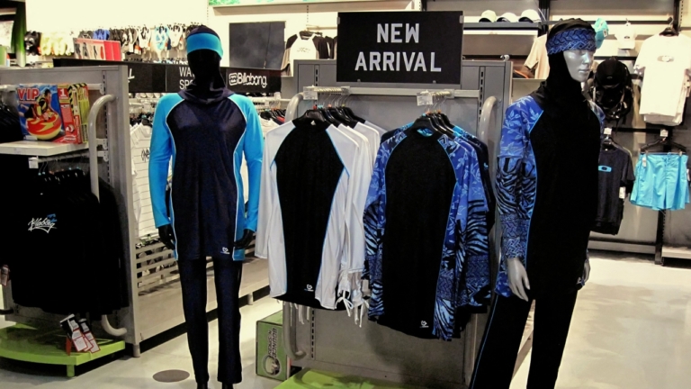 「塑料瓶材料」為什麼成了做衣服的主力？