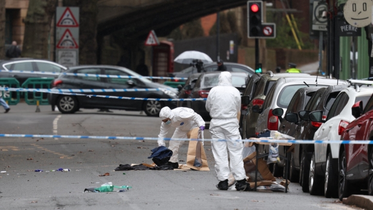 英國德比汽車撞人多人受傷 一男涉謀殺未遂被捕