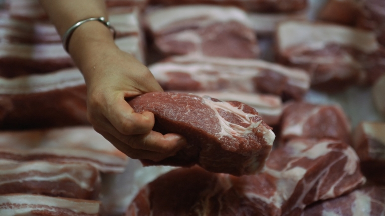 中國豬價「跳水」1.99元能買1斤豬肉？（視頻）