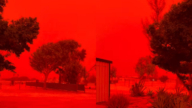 澳洲惊现血红色天空 恐怖画面热传(视频)