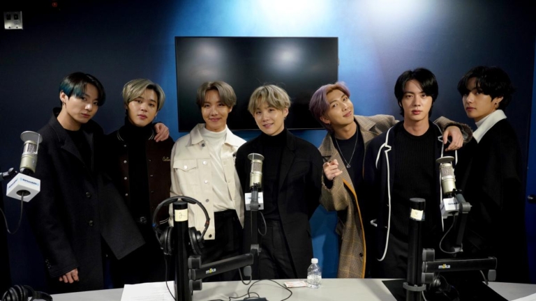 BTS《SWIM》登頂《告示牌》 獲專輯與單曲榜雙冠
