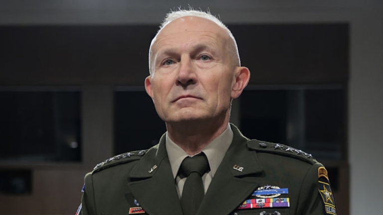伊朗戰爭之際 赫格塞斯要求陸軍參謀長提前退休