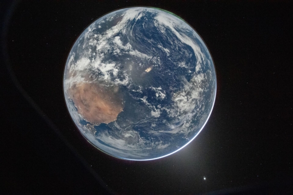 NASA公布從「獵戶座」飛船上拍的首批地球照片