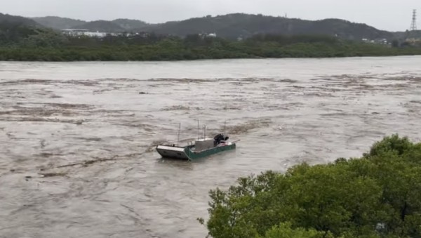 雷雨夜炸苗栗 多處淹水泥流灌民宅 泰安鄉停班課(組圖)