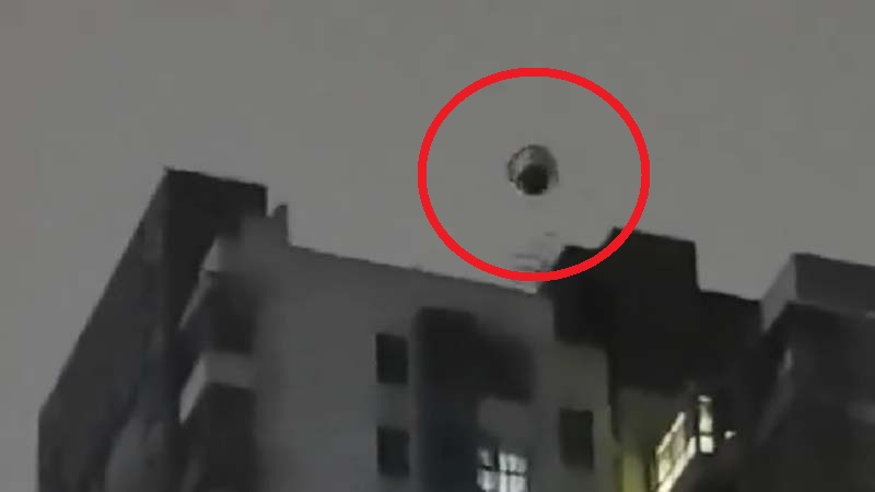 球狀UFO遊蕩大陸小區 透明罩內置設備（視頻）