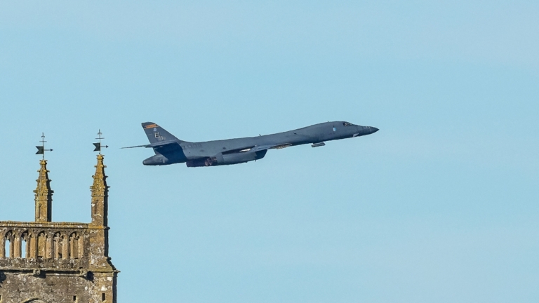 伊朗稱新防空系統擊落美軍機 分析：搞宣傳戰