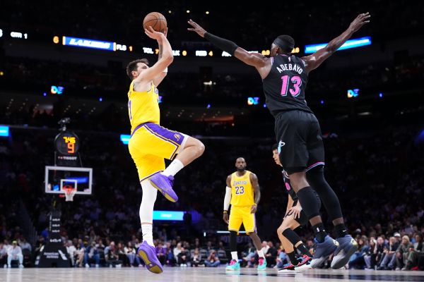 NBA：東契奇受傷常規賽報銷 湖人遭遇重創